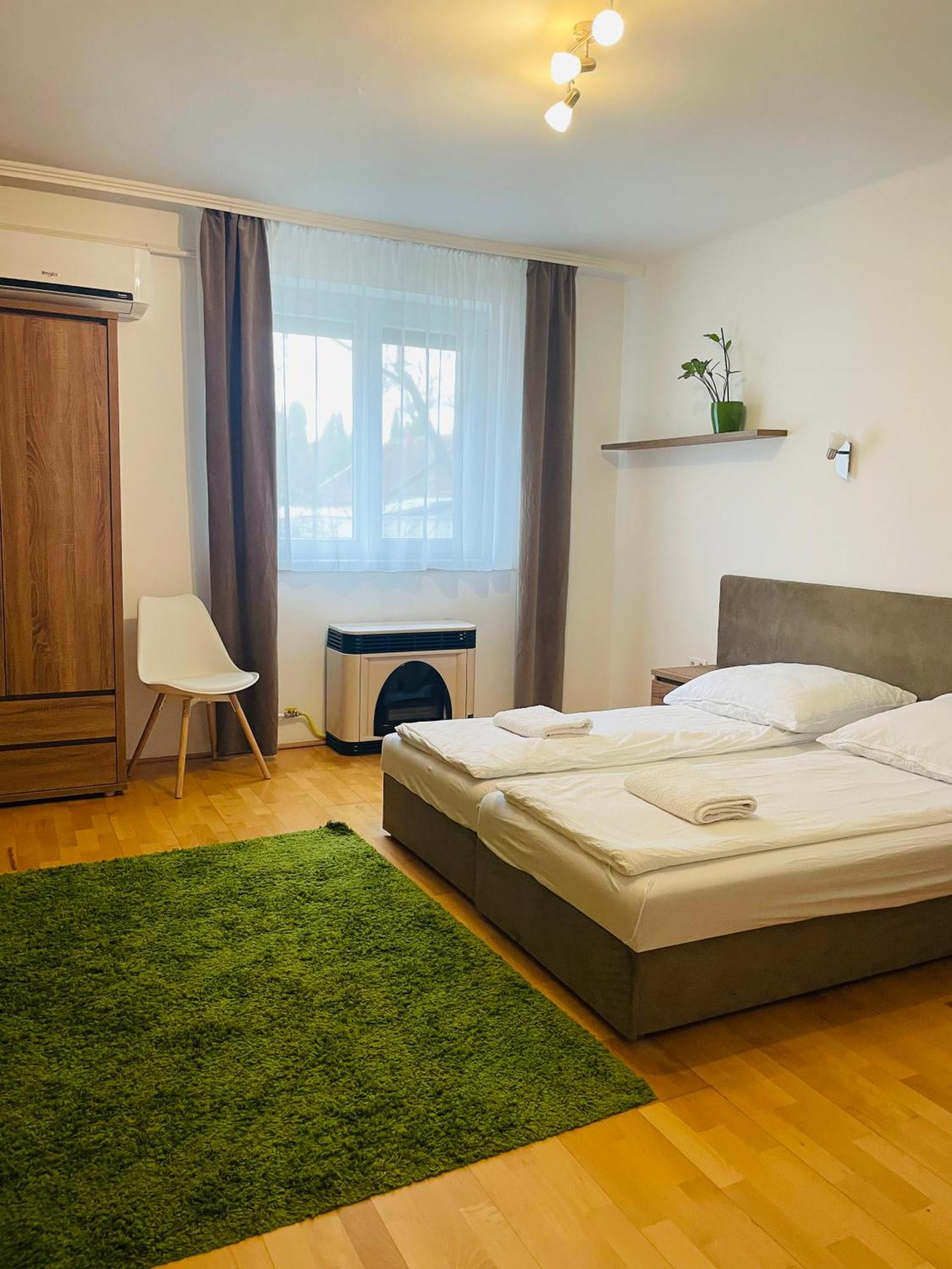 Weninger Studio Apartman Kiskunhalas Εξωτερικό φωτογραφία