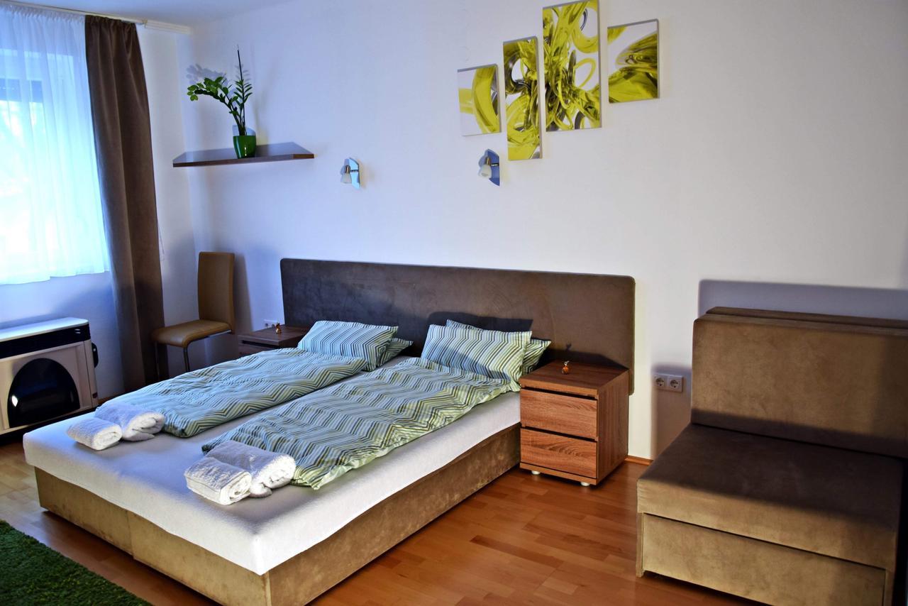 Weninger Studio Apartman Kiskunhalas Εξωτερικό φωτογραφία